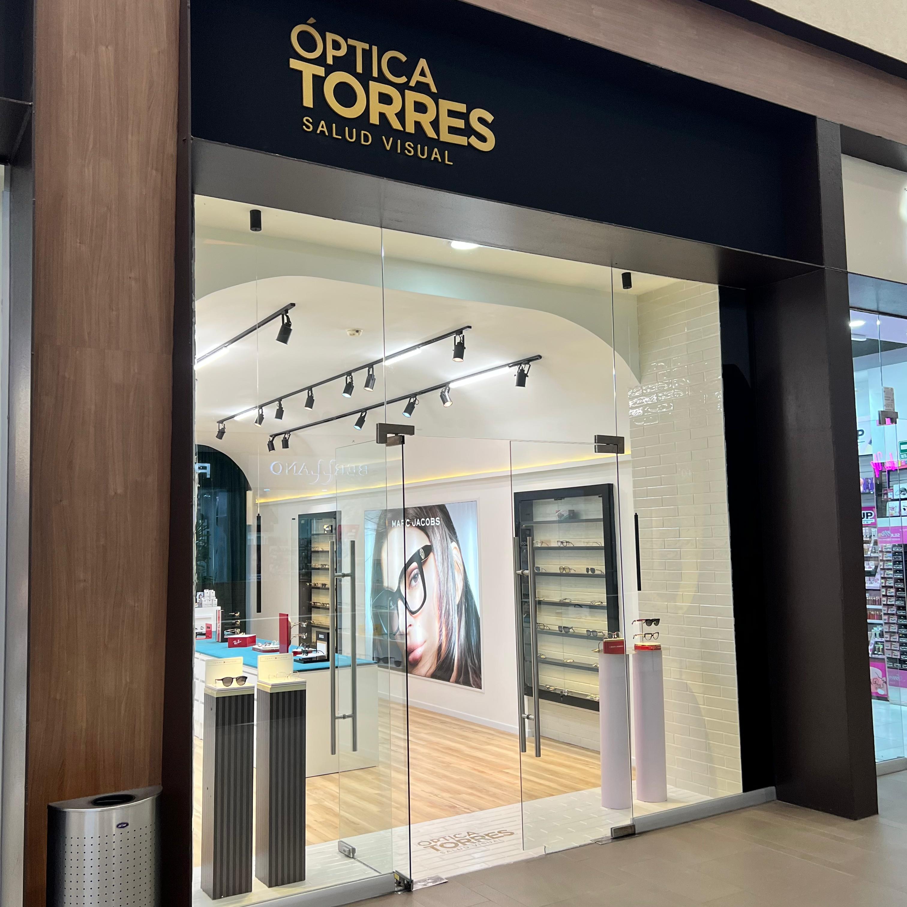 Interior Óptica Torres Plaza El Dorado Veracruz